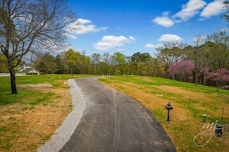 13 Pine Crest Ln, Eureka Springs, AR 72632