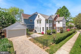 4400 Ridge St, Chevy Chase, MD 20815