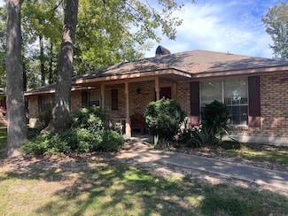 304 Parklan Dr, Baker, LA 70714