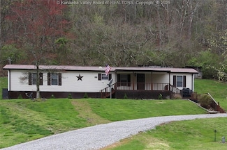 571 Harmons Creek Rd, Poca, WV 25159