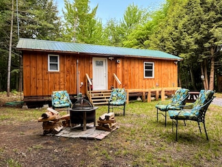9 Woods Dr, Potsdam, NY 13676