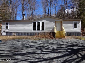 115 Spruce St, Greentown, PA 18426