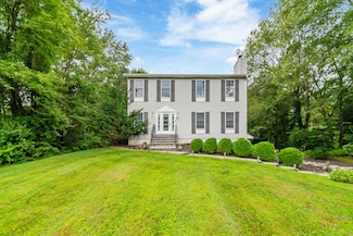 31 McVeigh Rd, Woodbury, CT 06798