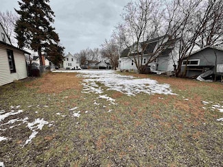 1274 Cherry St, Green Bay, WI 54301