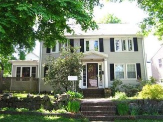 10 Orchard Ave, Waltham, MA 02452