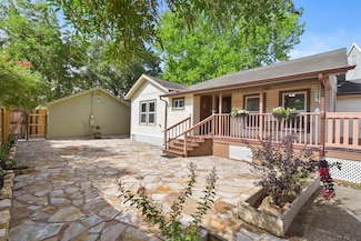 500 S Walnut St, Tomball, TX 77375