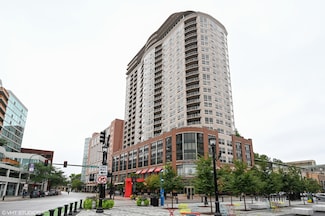 807 Davis St Unit 911, Evanston, IL 60201