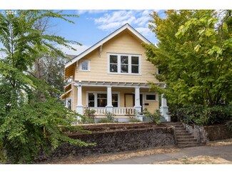 4017 SE Raymond St, Portland, OR 97202