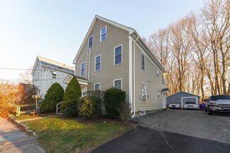 12 Beacon St, Taunton, MA 02780