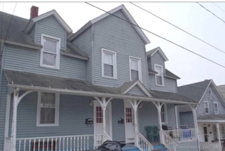 70 West St, New London, CT 06320