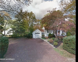 14 Elizabeth Pkwy, Eatontown, NJ 07724