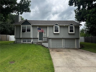 2145 NE Concord St, Lees Summit, MO 64086