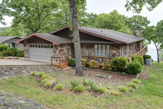 517 Edgewater Cir, Ridgedale, MO 65739
