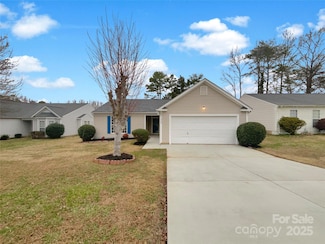 7926 Sir Barton Ct, Charlotte, NC 28215