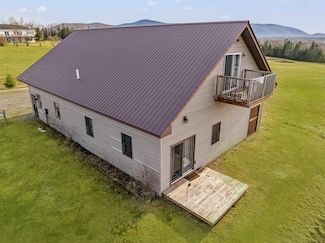 61 Perry Rd, Colebrook, NH 03576