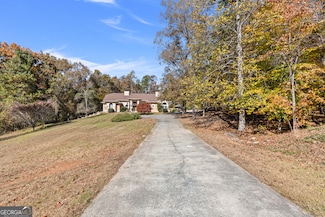 593 Cross Creek Dr, Toccoa, GA 30577