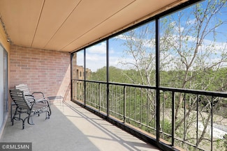 3300 Louisiana Ave S Unit 517, Saint Louis Park, MN 55426