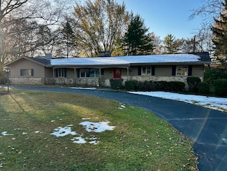 239 Meriburr Ln, Wind Point, WI 53402