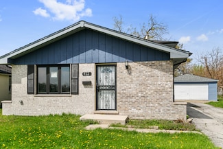 922 E 155th St, Phoenix, IL 60426