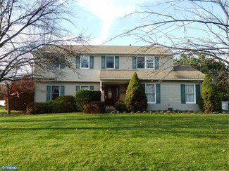 26 Saddle Ct, Reading, PA 19608