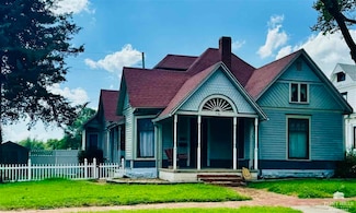 718 N Buckeye Ave, Abilene, KS 67410
