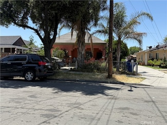 2858 12th St, Riverside, CA 92507