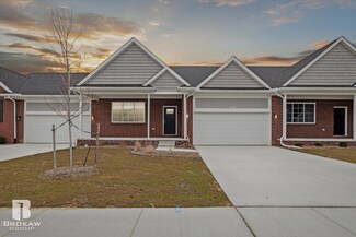 1440 Lincoln St, Lapeer, MI 48446