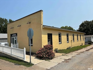 401 Bishop Hill St, Bishop Hill, IL 61419