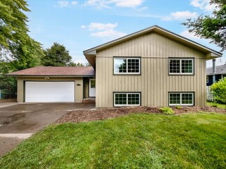 675 Randall Dr, Anoka, MN 55303