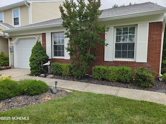 2 Birch Ln, Eatontown, NJ 07724