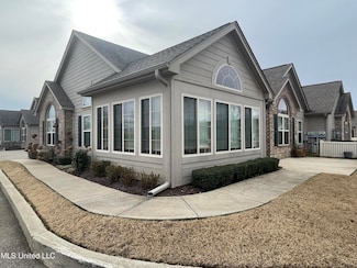 8671 Parkview Oaks Cir, Olive Branch, MS 38654