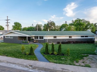 405 E 3rd St, Oakley, KS 67748