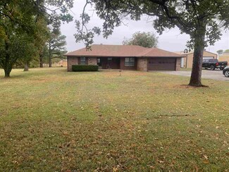 279877 Woodside Dr, Comanche, OK 73529