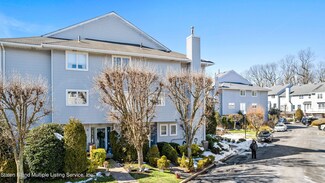 15 Flagship Cir, Staten Island, NY 10309
