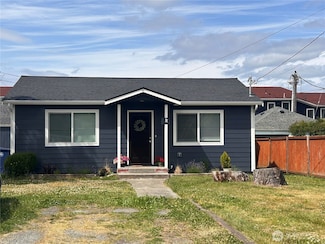 916 35th St, Anacortes, WA 98221