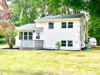 704 S Allen Ln, Galloway, NJ 08205
