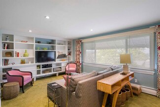 565 E Lake St Unit 11, Petoskey, MI 49770