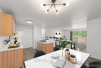 1001 W Casino Rd Unit A304, Everett, WA 98204