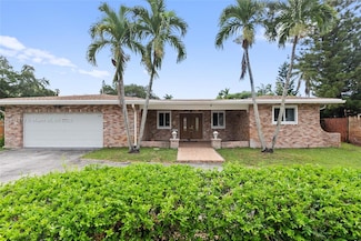 736 Ixora Ln, Plantation, FL 33317