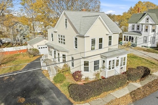 51 Chestnut St, Rochester, NH 03867