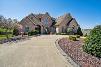 216 Country Dr, Rostraver Township, PA 15012