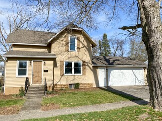 110 W Cypress St, Normal, IL 61761