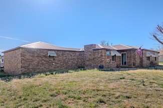 601 2nd St, Farwell, TX 79325