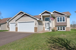 775 Taft Loop S, Cambridge, MN 55008