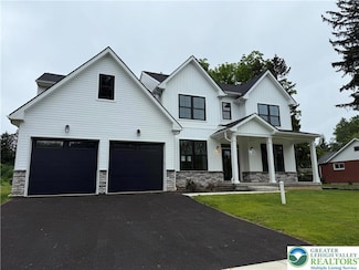 1559 Kelchner Rd, Bethlehem, PA 18018