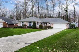 4291 Quaker Hill Dr, Fort Gratiot, MI 48059