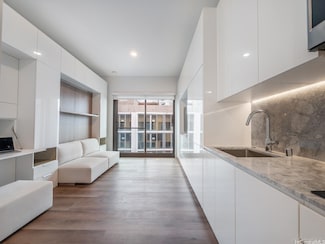 987 Queen St Unit 721, Honolulu, HI 96814