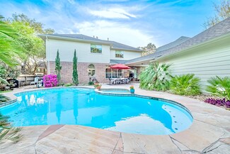 17414 Rolling Brook Ct, Sugar Land, TX 77479