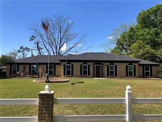 528 County Road 573, Ozark, AL 36360