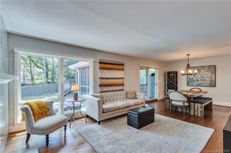 2821 Sunset Dr, Charlotte, NC 28209